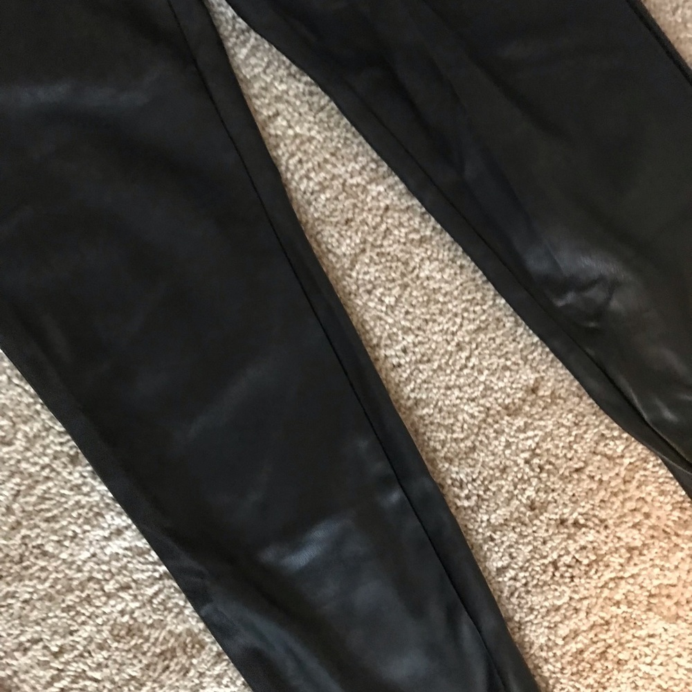 Skinny leather pants